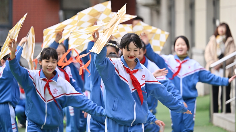 相比之下